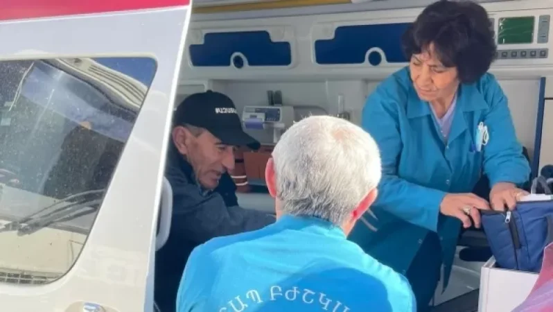 Ոստիկանը բոլորի աչքի առաջ կոտրել է քաղաքացու ձեռքը․ Ամրամ Մակինյան