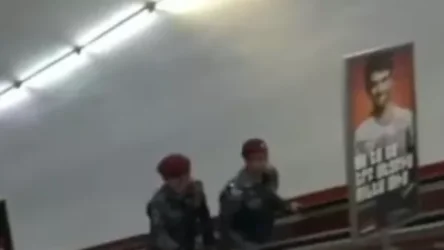 ՏԵՍԱՆՅՈՒԹ․ Ոստիկանները մետրոյի ներքև իջնող շարժասանդուղքով վերև էին բարձրանում, հետո նկատեցին և սկսեցին ժպտալ