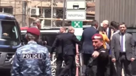 ՏԵՍԱՆՅՈՒԹ․ «Նիկոլ՝ դավաճան,Արցախն Ադրբեջանինը չի լինելու»․ ինչպես Փաշինյանը մուտք գործեց «Մարիոթ» հյուրանոց