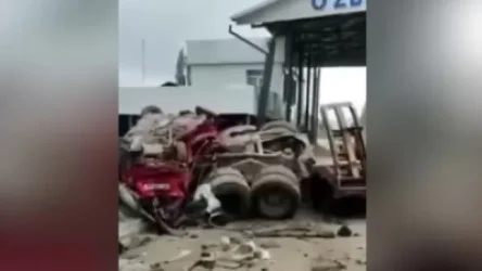 ՏԵՍԱՆՅՈՒԹ․ Բեռնատարը Ղրղզստանի և Ուզբեկստանի սահմանին բախվել է անցակետին և հերթում սպասող մեքենաներին․ կան զոհեր