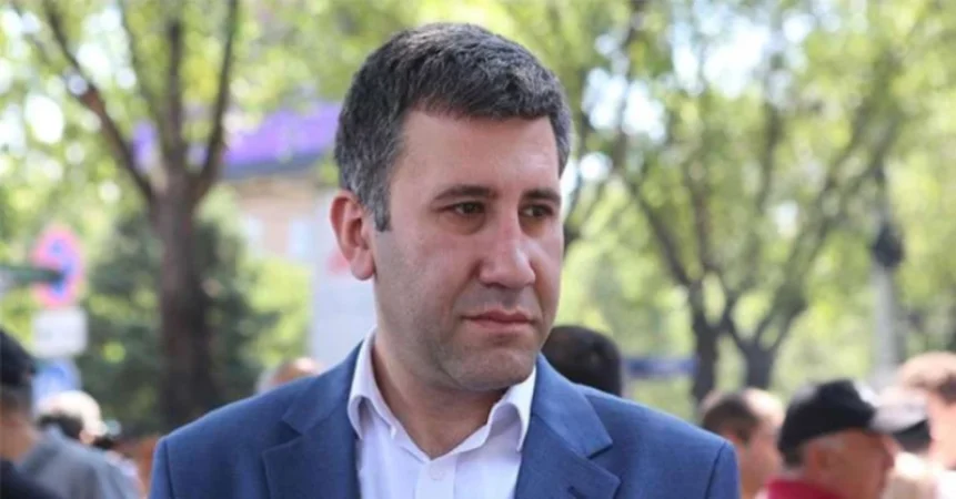 Փաստաբանը` հավաքներին մասնակցելու դեպքում աշխատակիցներին աշխատանքից հեռացնելու զգուշացումների մասին