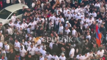 ՏԵՍԱՆՅՈՒԹ. Բագրատ Սրբազանի գլխավորած երթը հասավ Հանրապետության հրապարակ