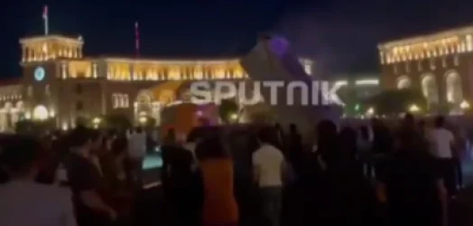 ՏԵՍԱՆՅՈՒԹ. Բեռնատար ավտոմեքենան հայտնվել է հանրահավաքի վայրում՝ Հանրապետության հրապարակում