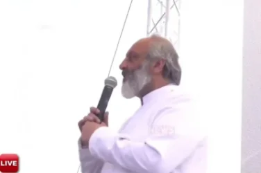 ՏԵՍԱՆՅՈՒԹ. Բագրատ Սրբազանը Հանրապետության հրապարակից շարժվում է ԵՊՀ