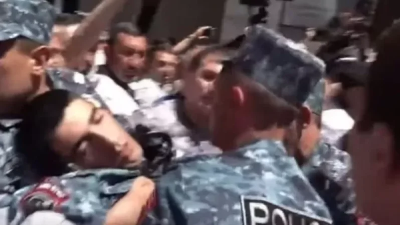 Տասնյակից ավելի ոստիկաններ վնասվածքներ են ստացել․ քրգործ է հարուցվել երեկվա անկարգությունների դեպքի առթիվ