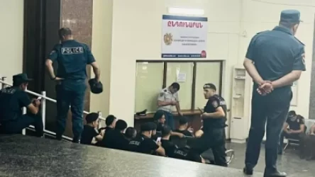 LՈՒՍԱՆԿԱՐՆԵՐ․ «Կառավարության 3-րդ մասնաշենքում արտակարգ իրավիճակ է»․ Խամոյան