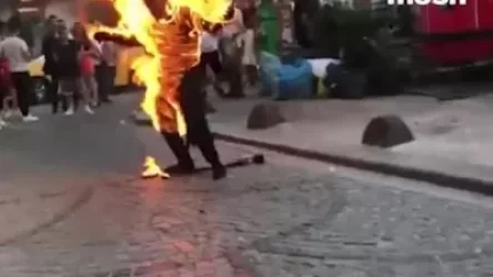 ՏԵՍԱՆՅՈՒԹ. Ստամբուլում ինքնահրկիզվել է մահվան կոստյումով և գերանդիով տղամարդը