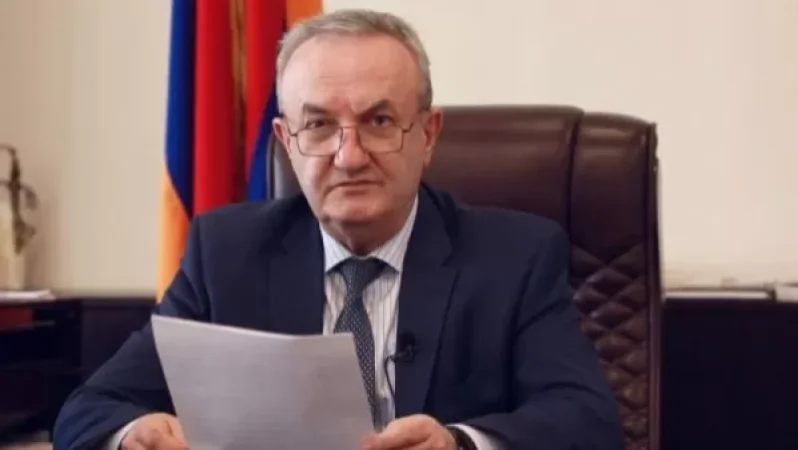 «Արժանի լինեք ՀՀ քաղաքացու կոչմանը». Դումանյանի շնորհավորական ուղերձը` դպրոցների շրջանավարտներին