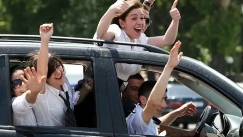 Անչափահասներ, ոչ սթափ վարորդներ ․ «Վերջին զանգն» ու ոստիկանների ուժեղացված ծառայությունը