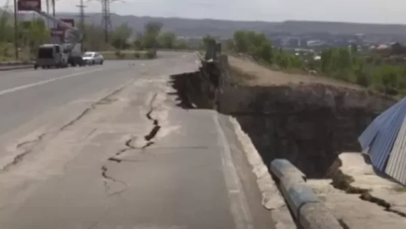 Հայտնի է, թե Ծիծեռնակաբերդի խճուղին երբ կբացվի