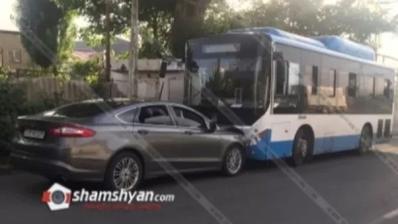 Ճակատ-ճակատի բախվել են երթուղային ավտոբուսն ու Ford-ը, կա վիրավոր