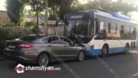 Ճակատ-ճակատի բախվել են երթուղային ավտոբուսն ու Ford-ը, կա վիրավոր