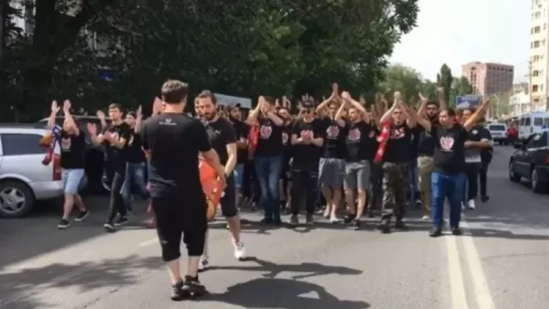 Քիչ անց կմեկնարկի Հայաստան- Իռլանդիա ֆուտբոլային հանդիպումը