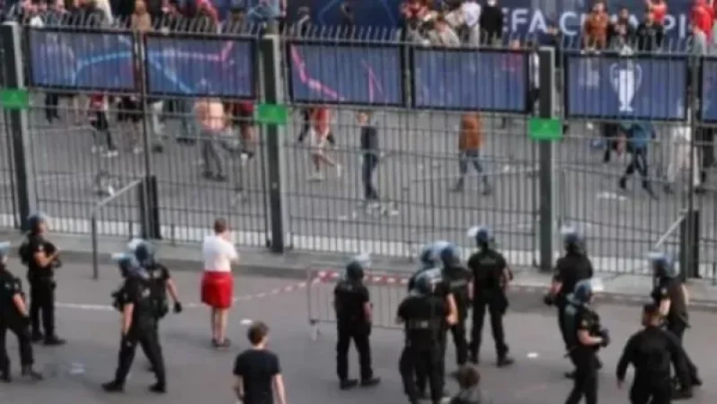 Անկարգություններ ֆուտբոլային հանդիպման ժամանակ. Փարիզում ձերբակալվել է 40 երկրպագու
