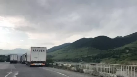 Լարսում շարունակվում են կուտակումները. Վրաստանում ՀՀ դեսպանատունը պարզաբանում է