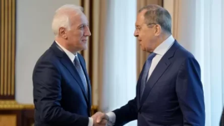 Նախագահն ու Լավրովը խոսել են տարածաշրջանային խնդիրների մասին