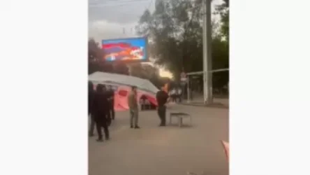 Ֆրանսիայի հրապարակում մեքենան հարվածել է ցուցարարների վրանին․ կան բերման ենթարկվածներ