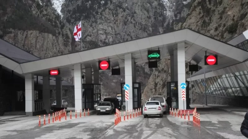 Լարսը բաց է բոլոր տեսակի տրանսպորտային միջոցների համար