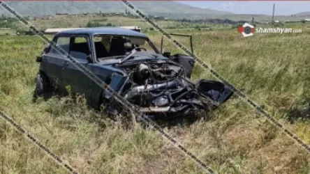 Արտակարգ դեպք․ Արտաշավանի գյուղապետարանի դիմացից փախցրած ավտոմեքենան վթարի է ենթարկվել, կա վիրավոր