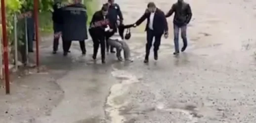 ՏԵՍԱՆՅՈՒԹ․ Փաշինյանը Բաղանիսում է․ լրագրողին ուժ կիրառելով հանել են դպրոցից