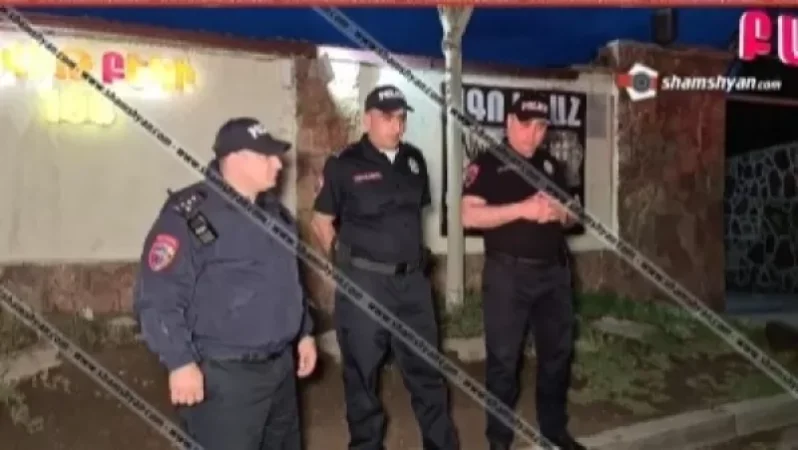 Նուբարաշենում ծանրաբեռնված խաչմերուկում երթևեկությունը կարգավորելիս հարձակվել են պարեկների վրա