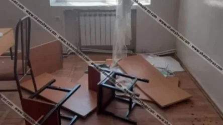 Ծնողական խորհրդի նախագահը բարձրացել էր վարագույր հանելու, երբ ընկել է փոքրիկի վրա. նոր մանրամասներ` դժբախտ դեպքի մասին