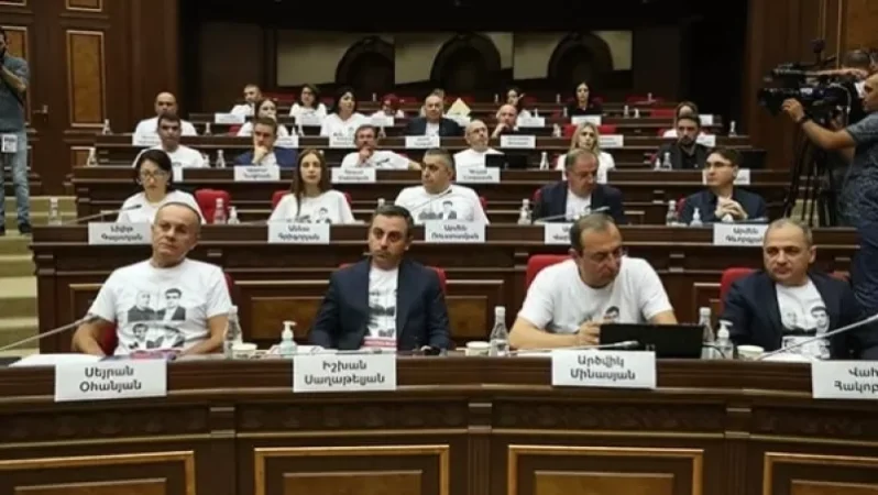 «Հայաստան» դաշինքը վերադարձել է խոհրդարան. ինտենսիվ քննարկումների մեջ են