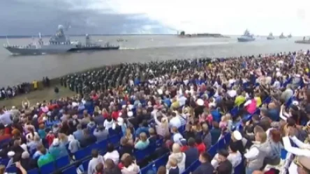 ՏԵՍԱՆՅՈՒԹ` Սանկտ Պետերբուրգի ռազմածովային շքերթից