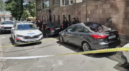 Երևանում շենքի բակում կայանված Ford Focus-ի վրա հայտնաբերվել է ՌԴ վիրավnր քաղաքացի