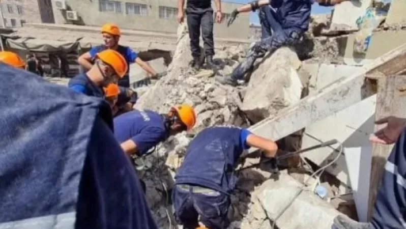 Փրկարարները փլատակների տակից ողջ քաղաքացու են դուրս բերել