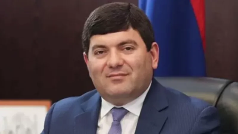 Ով էր նռնակով Մասիսի համայնքապետարան մտած տղամարդը և ինչու էր դիմել այդ քայլին․ «Հրապարակ»