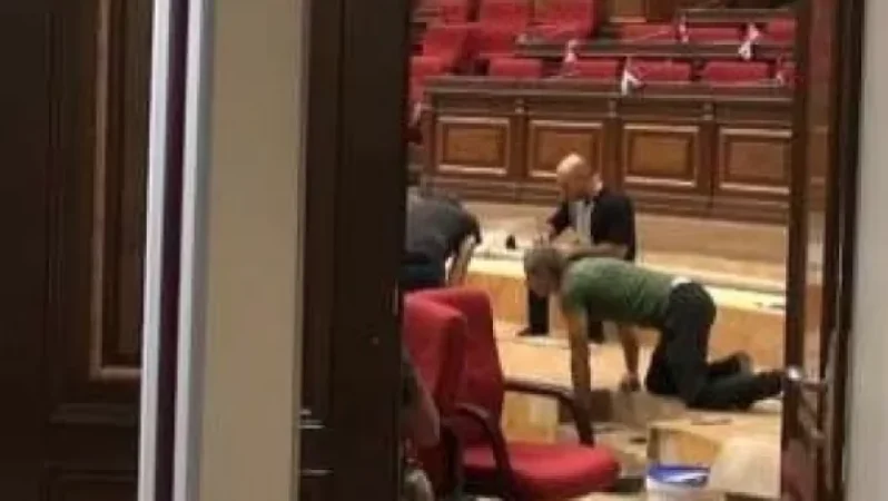 27 հազար դոլար՝ ԱԺ նիստերի դահլիճի գորգերը նորացնելու համար. ArmLur