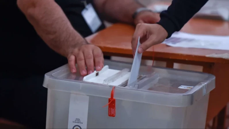 Այսօր Գյումրիում և Փարաքարում համայնքների ավագանու արտահերթ ընտրություններն են