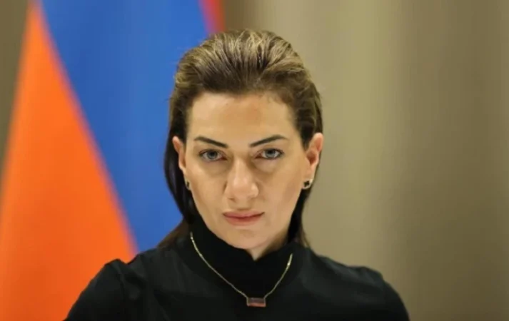 Լուսանկարի «հոգևորականը» նույնքան կապ ունի եկեղեցու հետ, որքան իմ տվյալ զգեստը․ Աննա Հակոբյան