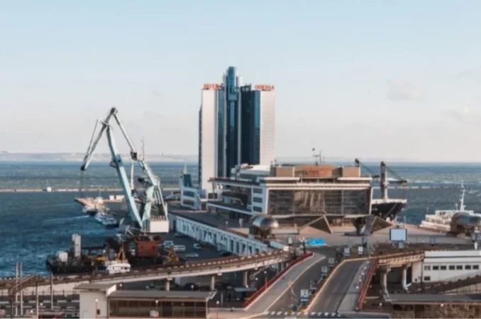 Ուկրաինայի ԶՈՒ-ն հարվածել է Սևաստոպոլին և Ղրիմին Օդեսայի նավահանգստի բեռնանավերից․ ԶԼՄ