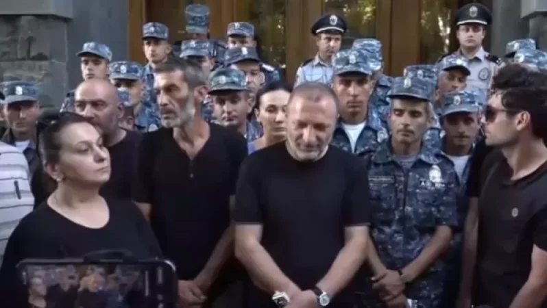 Դատախազությունից չընդունեցին զոհվածների ծնողներին