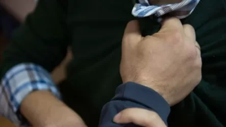 «Փորիս խփեց ու հրելով փորձեց սենյակ մտցնել». լրագրողն ահազանգել է` Փաշինյանի անվտանգության աշխատակիցներն իր նկատմամբ ուժ են կիրառել