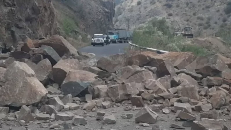 Blast Conducted on Road to Jermuk; Route Closed in Both Directions