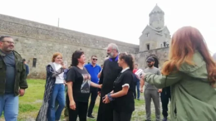 ՏԵՍԱՆՅՈՒԹ. Բագրատ Սրբազանը Տաթեւ վանքում հանդիպում է բնակիչների հետ