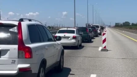 ՏԵՍԱՆՅՈՒԹ. Ղրիմի կամրջի մոտ հսկայական խցանում է. հավաքվել է մոտ 800 մեքենա