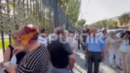 ՏԵՍԱՆՅՈՒԹ․ 44-օրյա պատերազմում զոհվածների ծնողները ԱԺ շենքի մոտ են