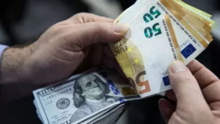 Եվրոն ու դոլարը կրկին էժանացել են