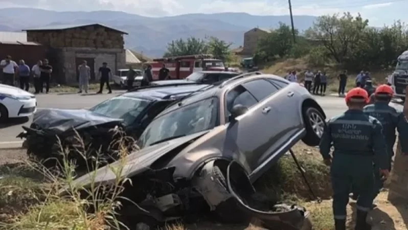 7 վիրավորներից 5-ը անչափահաս երեխաներ են. վթար` Երևան-Մեղրի ճանապարհի