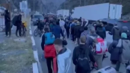 ՏԵՍԱՆՅՈՒԹ. Լարսում սահմանը հատել փորձող ռուսաստանցիներին թույլ են տվել ոտքով անցնել