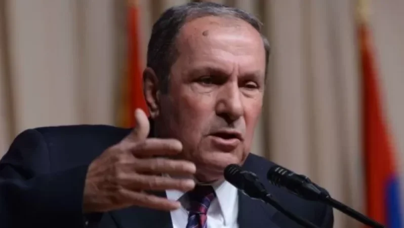 Տեր-Պետրոսյանի արձագանքը` Ադրբեջանի պահանջների մասին նյութին