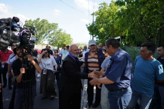 ԼՈՒՍԱՆԿԱՐՆԵՐ. Բագրատ Սրբազանը Բյուրականում է