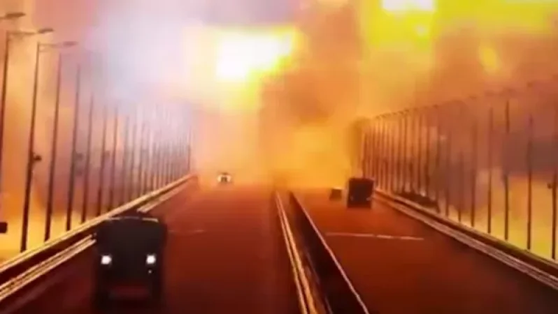 Ղրիմի կամրջի վրա տեղի ունեցած պայթյունի հետևանքով մարդիկ են զոհվել․ դիերը դուրս են բերվել ջրից