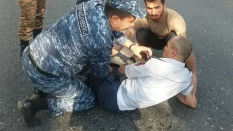 Ստեփանակերտի բնակիչը նռնակ է նետել ոստիկանի վրա