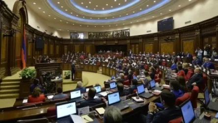 Հերթական պարգևավճարները ԱԺ-ում. «Հրապարակ»