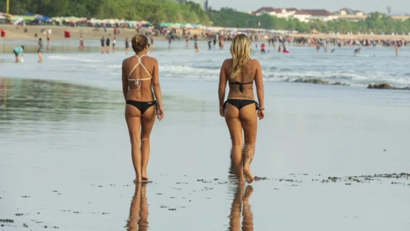 Բալիում զբոսաշրջիկներին հորդորել են ավելի համեստ հագնվել և նշել են պատճառները